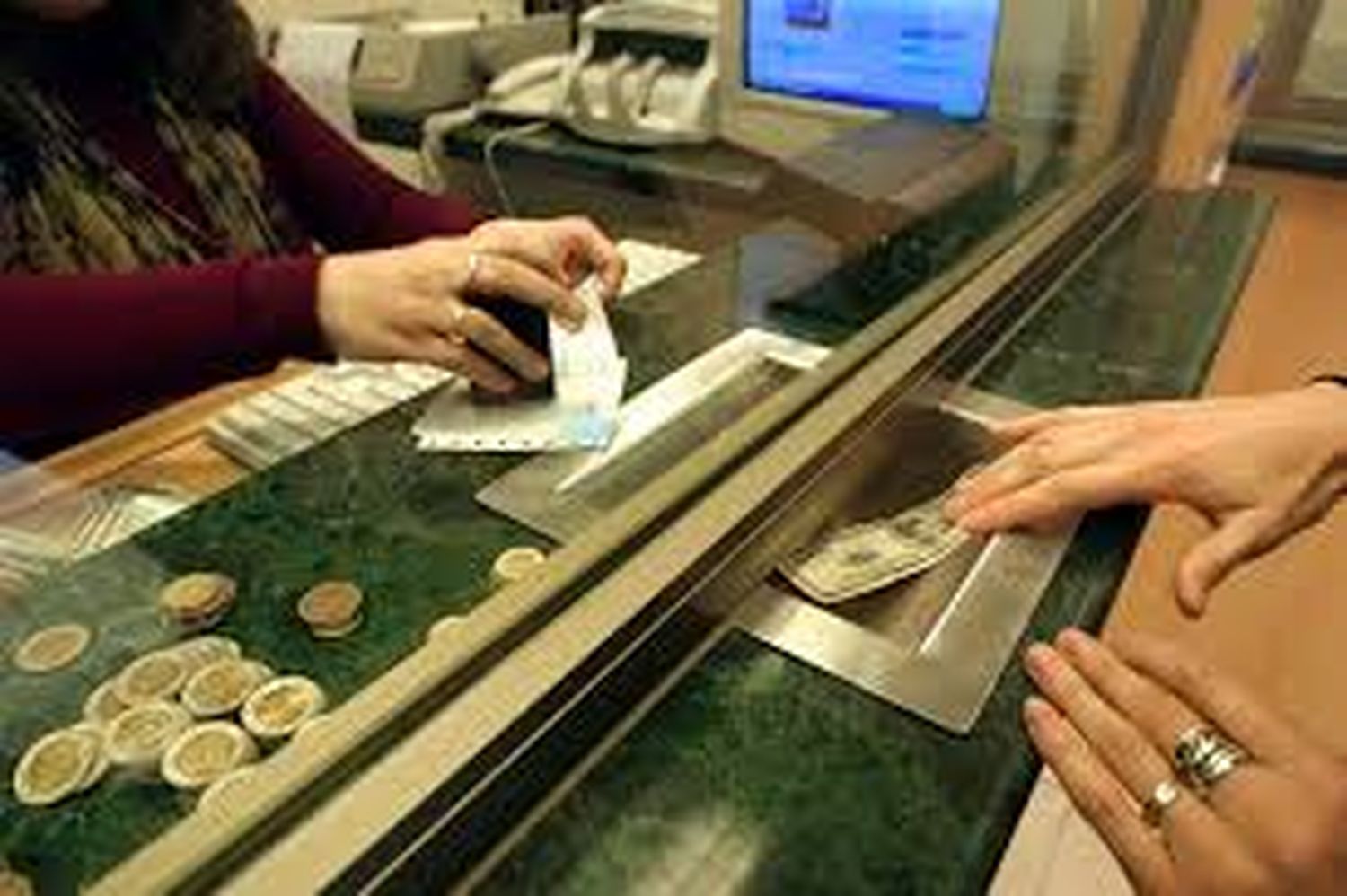 Cotización del dólar: Subió el blue y el oficial sin cambios