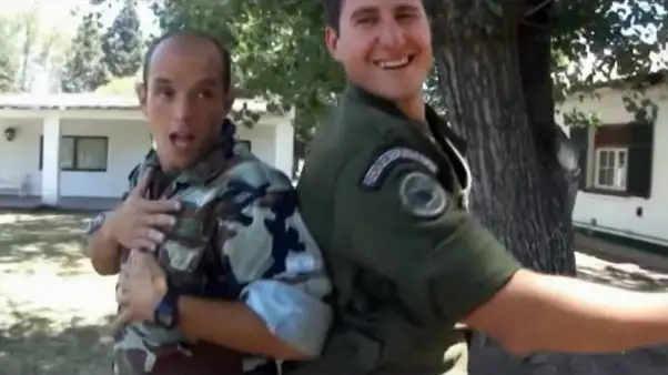 Oficiales del Ejército Argentino hicieron su parodia de "Call me maybe"