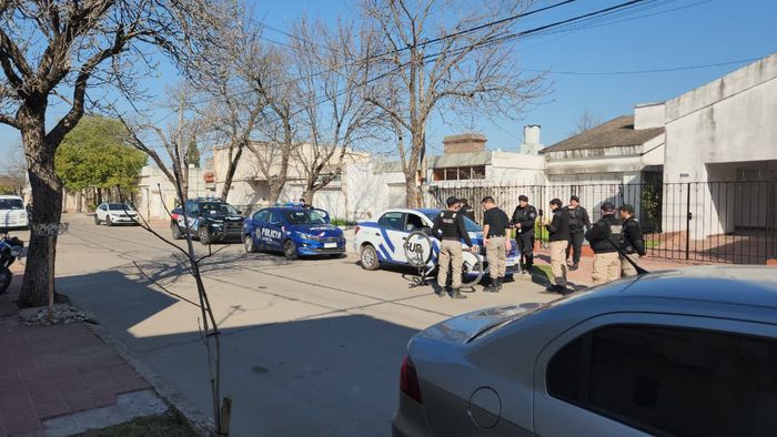 Robo e intensa persecución en pleno centro: atraparon a un ladrón que escapó varias cuadras - 2