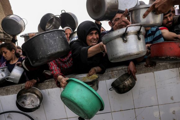 Bombardeos israelíes en Gaza cobran la vida de al menos 36 personas