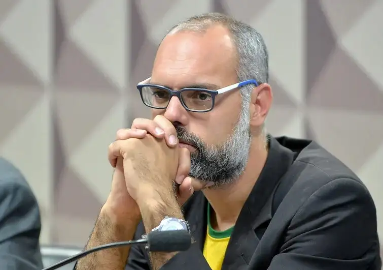 Allan dos Santos recibía los reportes de la infiltrada.