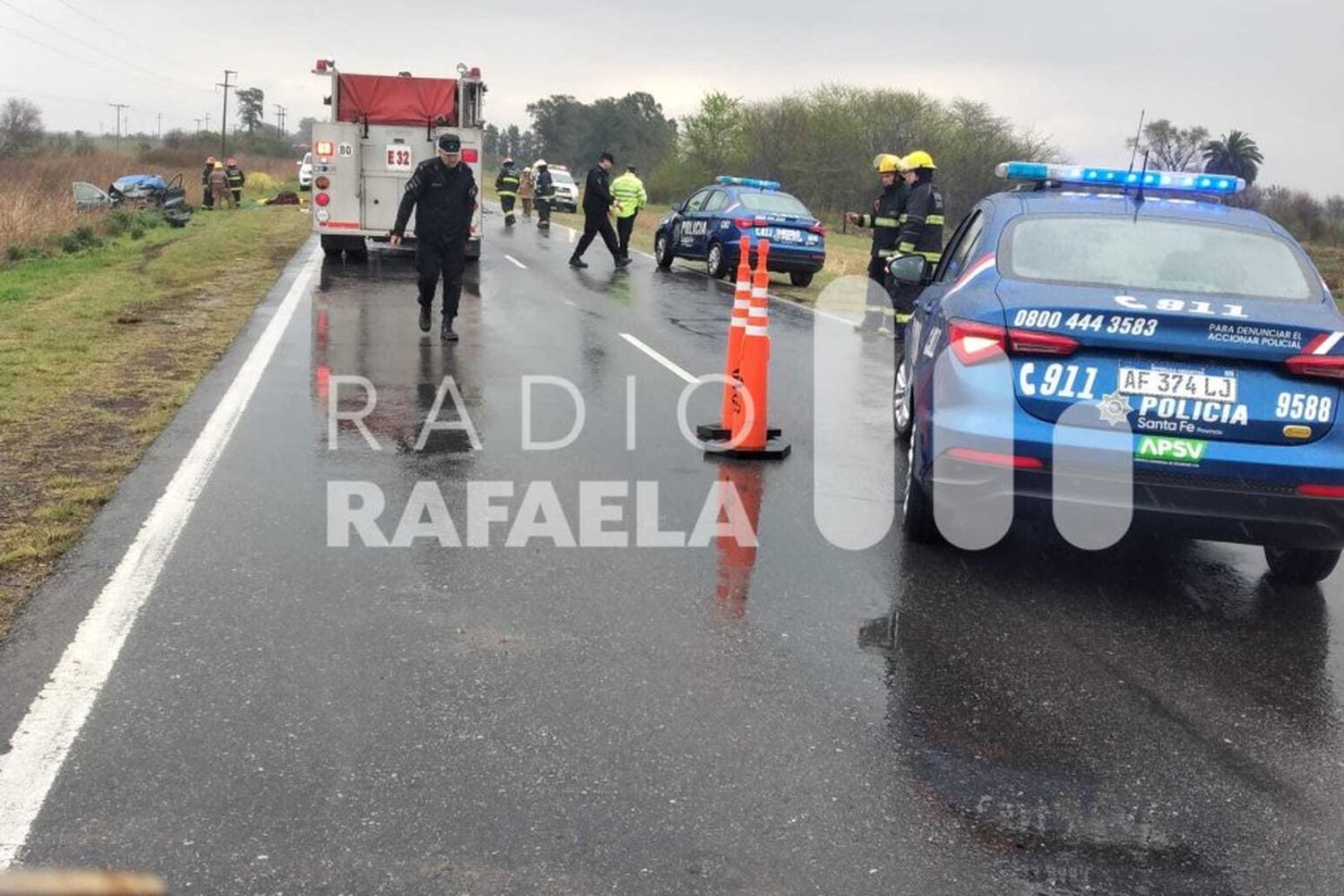 La policía trabaja en el lugar