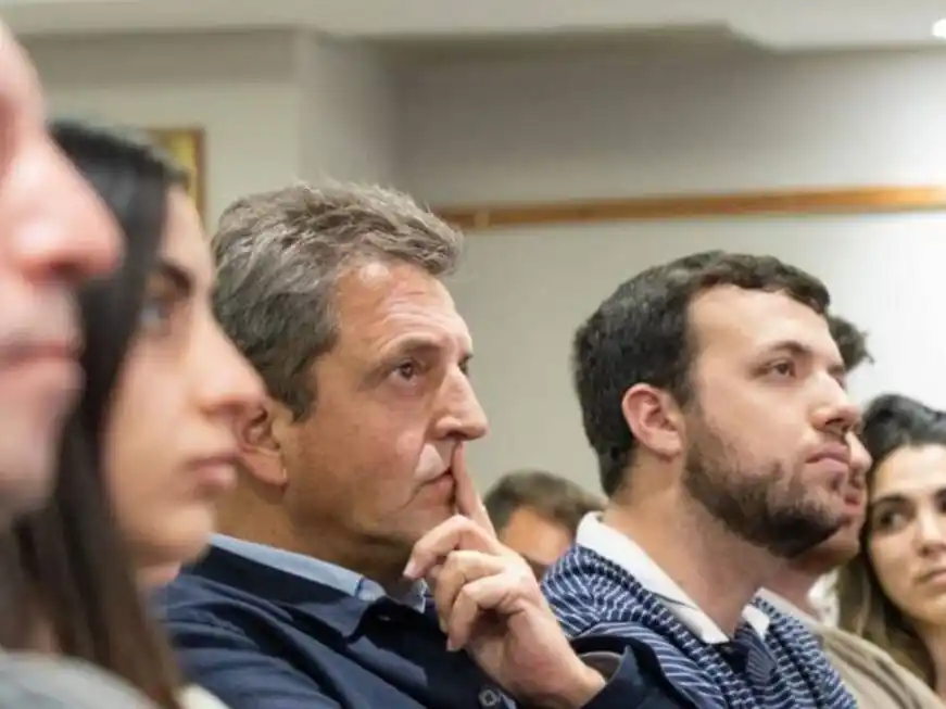 “Unidad, unidad y unidad”: Massa reunió a la tropa bonaerense con la mira en 2027 y un fuerte respaldo de intendentes