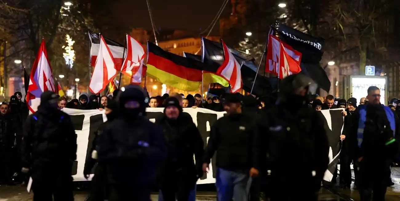 Manifestaciones de grupos de derecha tras el atentado. Crédito: Christian Mang/Reuters