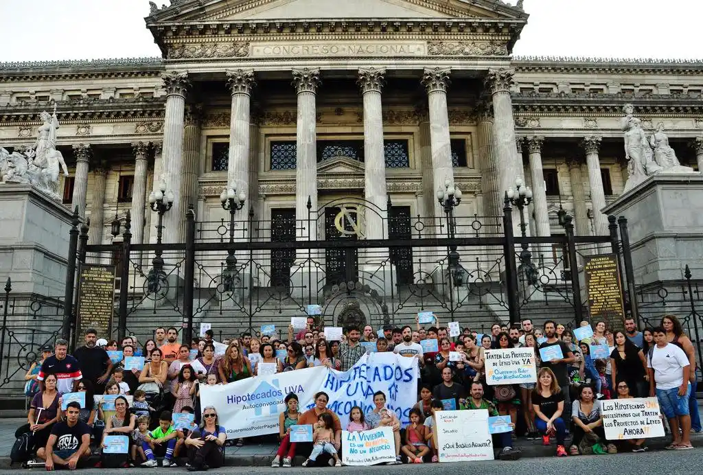 "Hipotecados UVA" de la Provincia expectantes ante las medidas prometidas por el Gobierno
