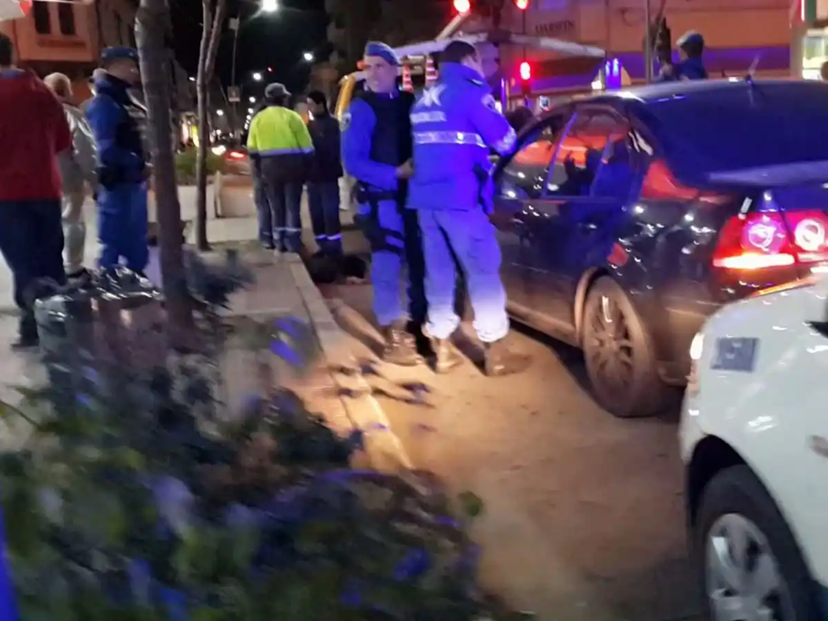 Junín: Se atrincheró en su auto y amenazó con atropellar a 2 agentes