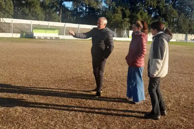 Estadio Juan Silverio Oroz: La Municipalidad trabaja en la mejora del campo de juego