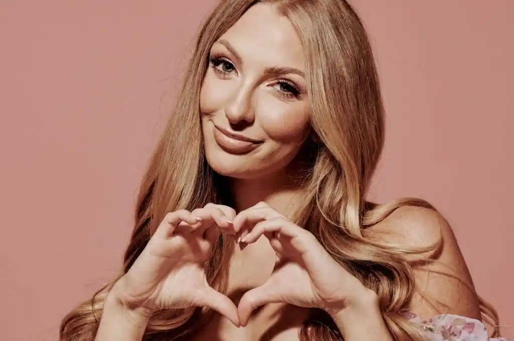 Una influencer vendió una emoción por más de 214.000 euros