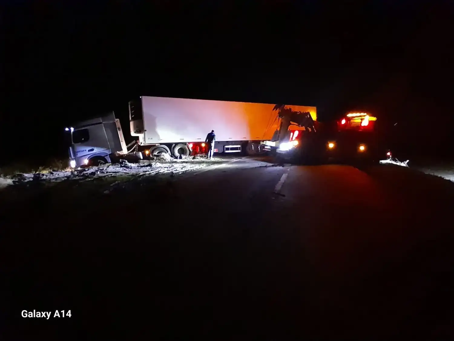 Un camión despistó en la ruta y provocó que uno de los accesos a Gualeguaychú quedara cerrado por más de una hora