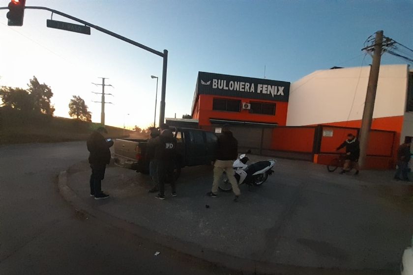 Vendía reflectores robados del alumbrado público por internet y fue detenido