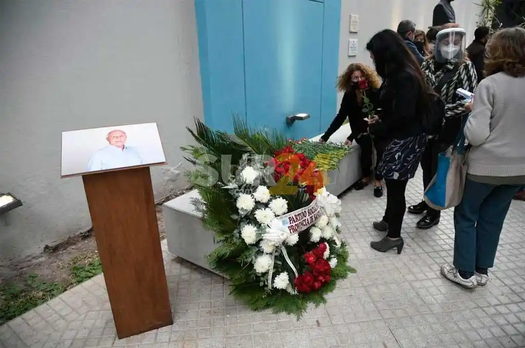 Las muestras de afecto a Lifschitz se producen en la Biblioteca Argentina