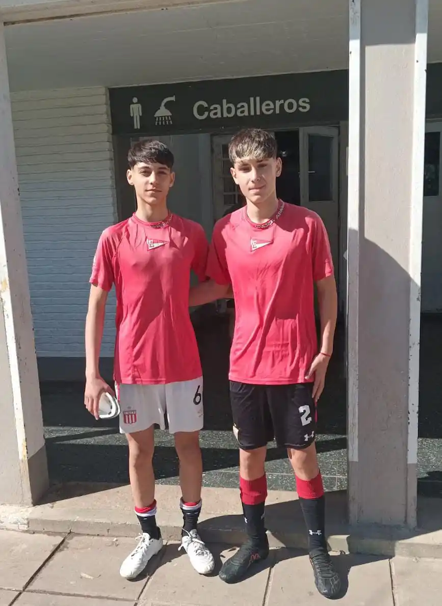 Jugadores de la 2010 de la ACDC presentes en pruebas en Estudiantes de La Plata