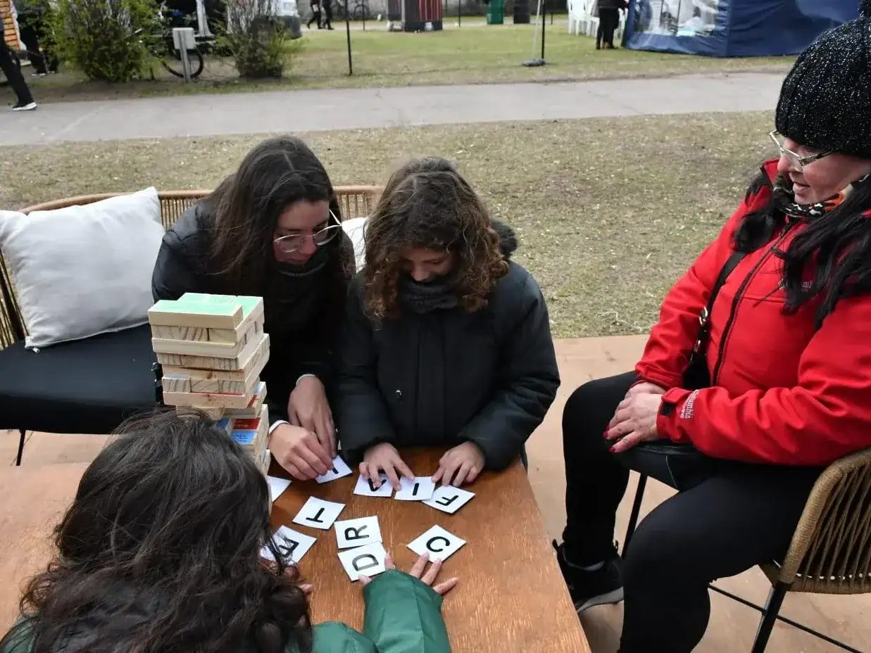 La propuesta también incluyó juegos y actividades para distintas edades. Foto: MVT