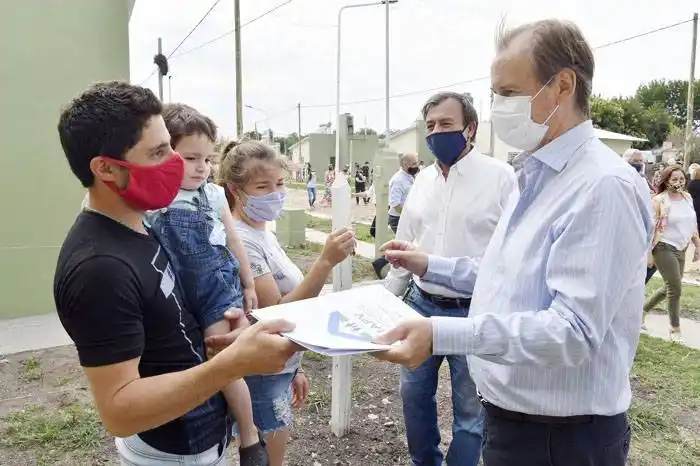 Se inauguran 63 viviendas  en ocho localidades entrerrianas  