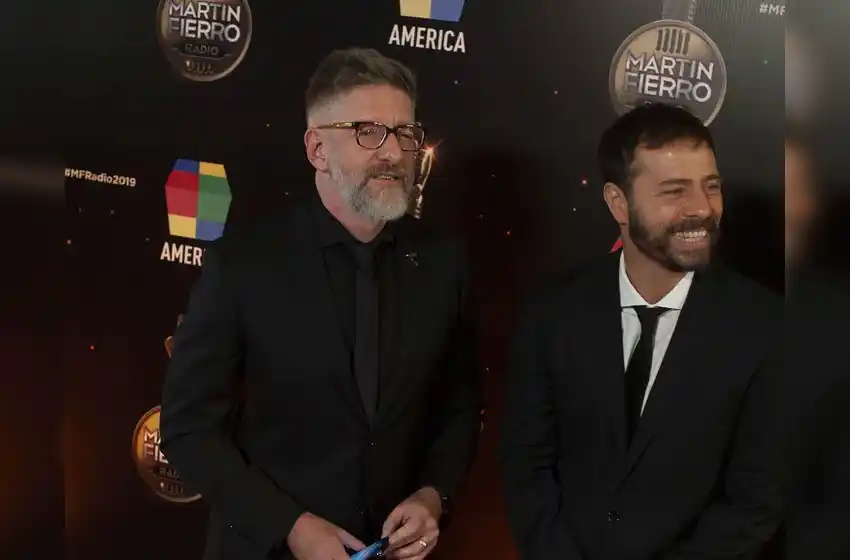 Luis Novaresio estuvo acompañado de su novio Braulio Bauab en los Martín Fierro 2019