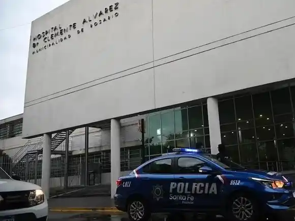 Asesinaron a tiros a un joven en Rosario mientras caminaba por la calle