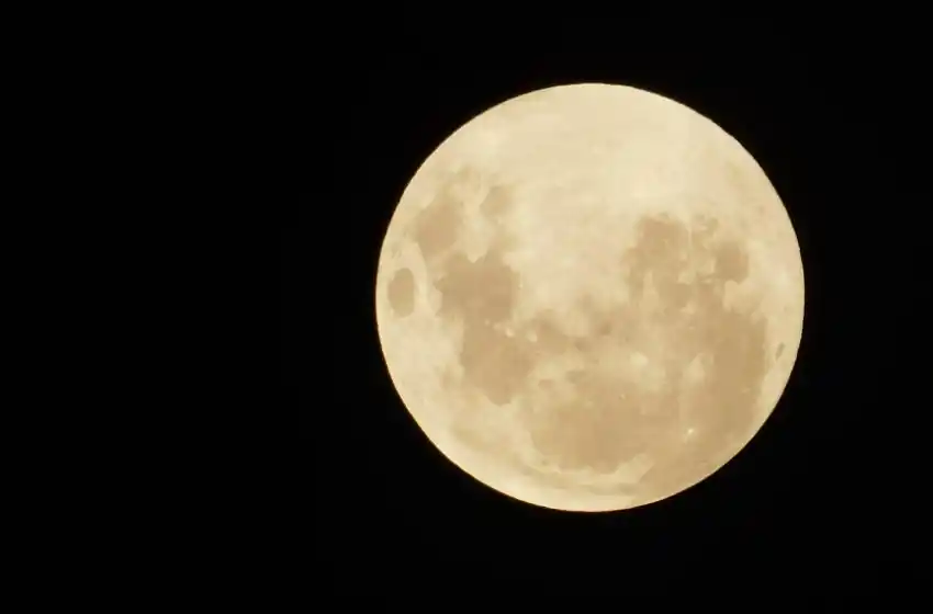 Una superluna se podrá observar este martes en el cielo marplatense