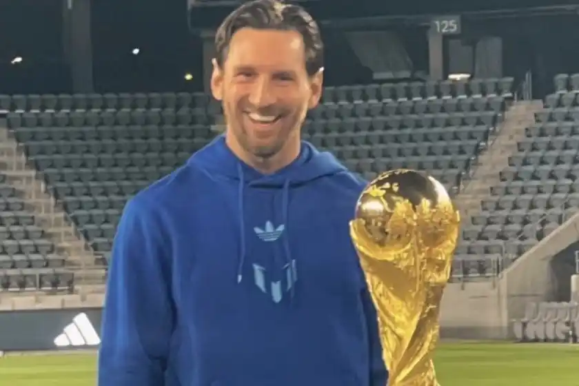 Messi se reencontró con la Copa del Mundo en Estados Unidos