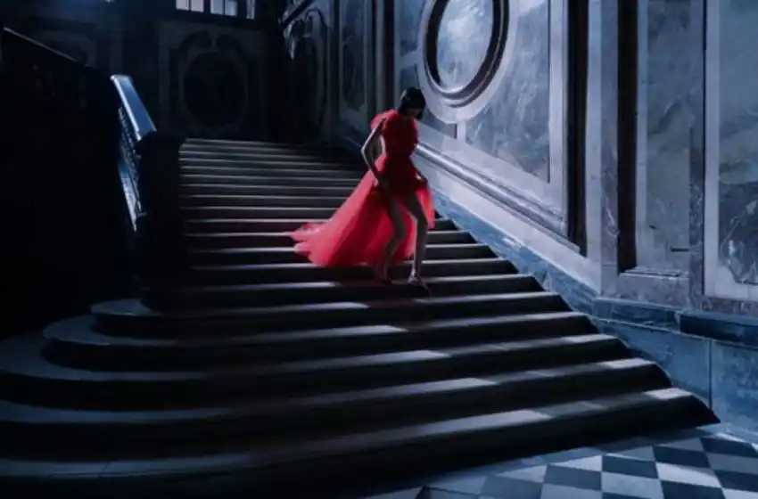 Dior evoca un mundo de fantasía en el Palacio de Versalles