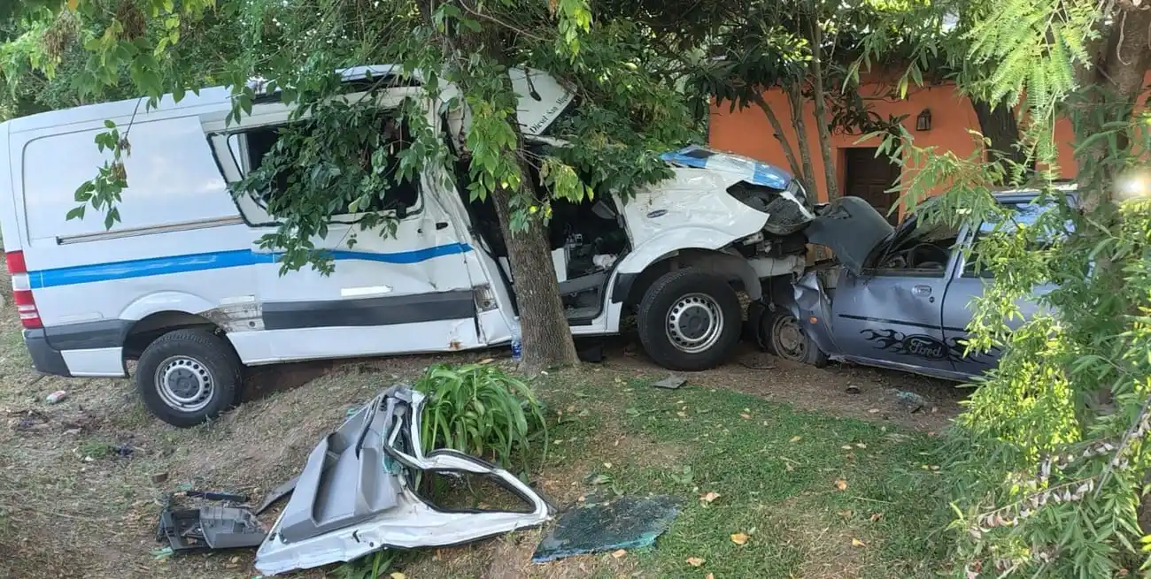 La histórica banda Los Náufragos sufrió un accidente vial en Arocena