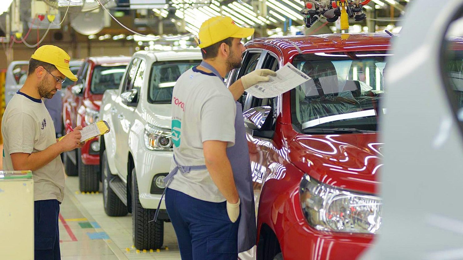 Toyota buscó 200 obreros con secundario aprobado y no los halló