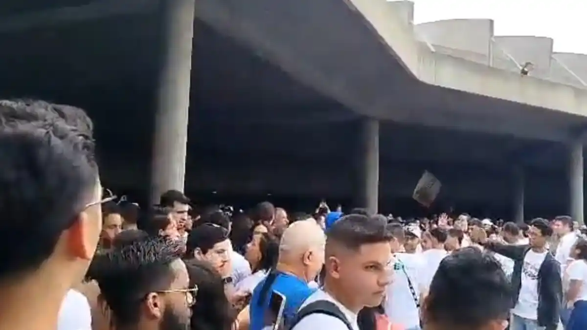 Estudiantes se concentraron en la Plaza del Rectorado de la UCV,  rechazan que hayan negado permiso para actividad de la oposición (VIDEOS)