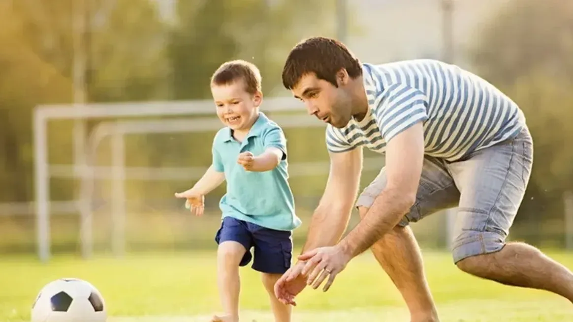 El lema del Día Internacional del Hombre para 2025 es "Celebrando a los hombres y los niños"