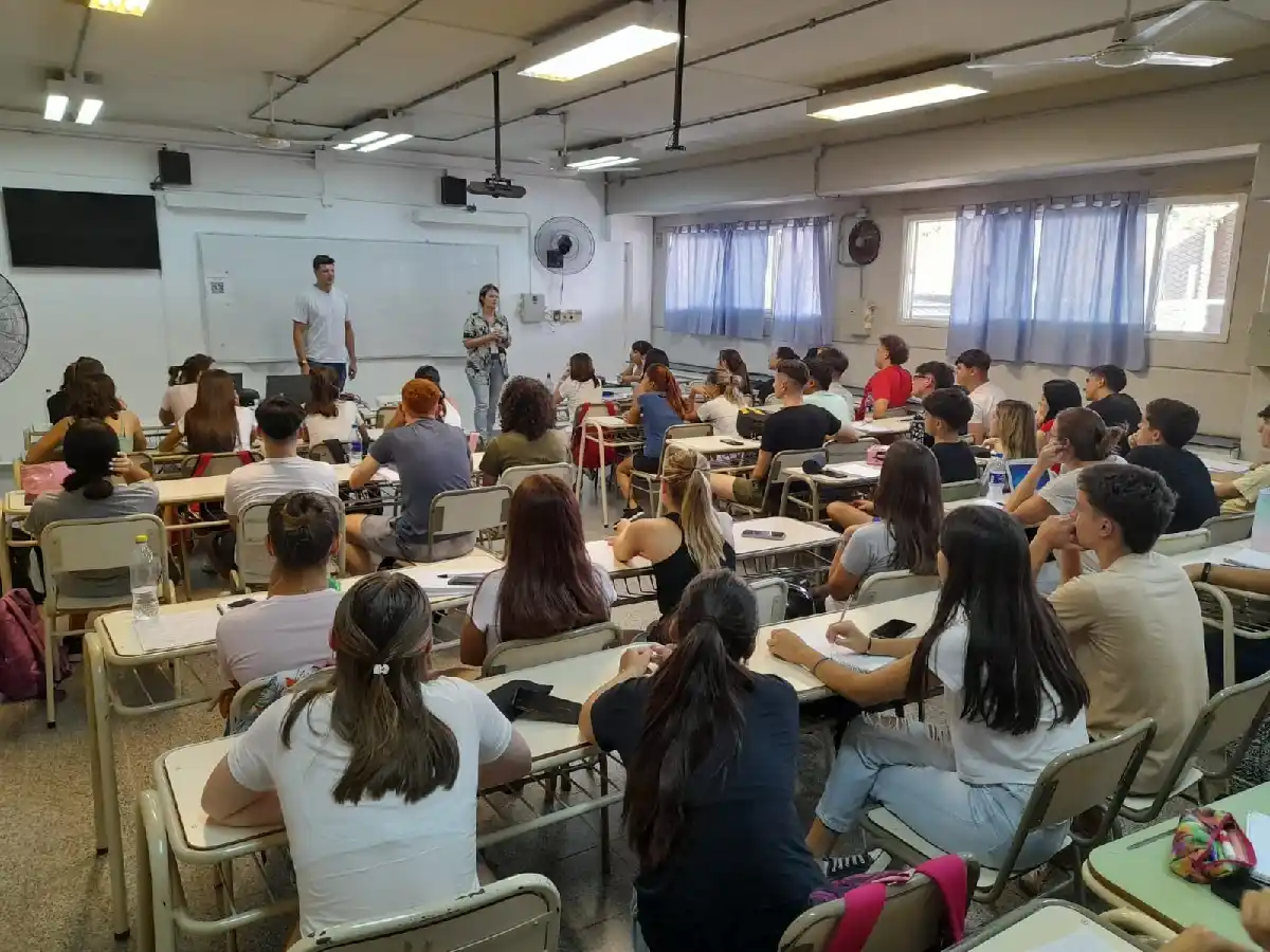 Cres: abren las incripciones  para  el ingreso de diseño  industrial y lic. en administración