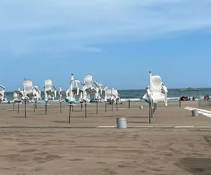 Balneario cerrado en el comienzo del verano