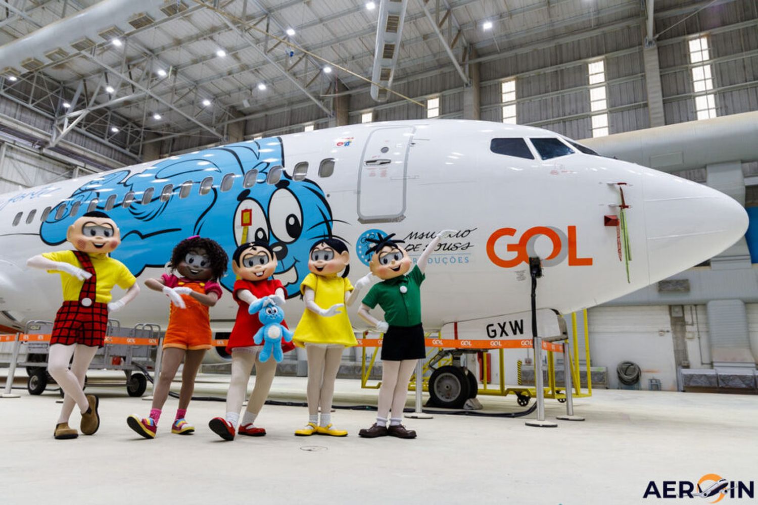 GOL unveiled its new livery on a Boeing 737-800