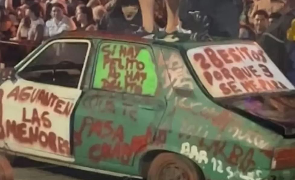 Crece el repudio por los mensajes pedófilos en una comparsa del Carnaval de Lincoln