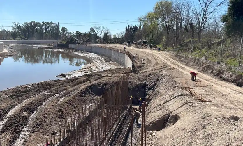 Avanzan las obras hidráulicas en el Río Luján para prevenir inundaciones