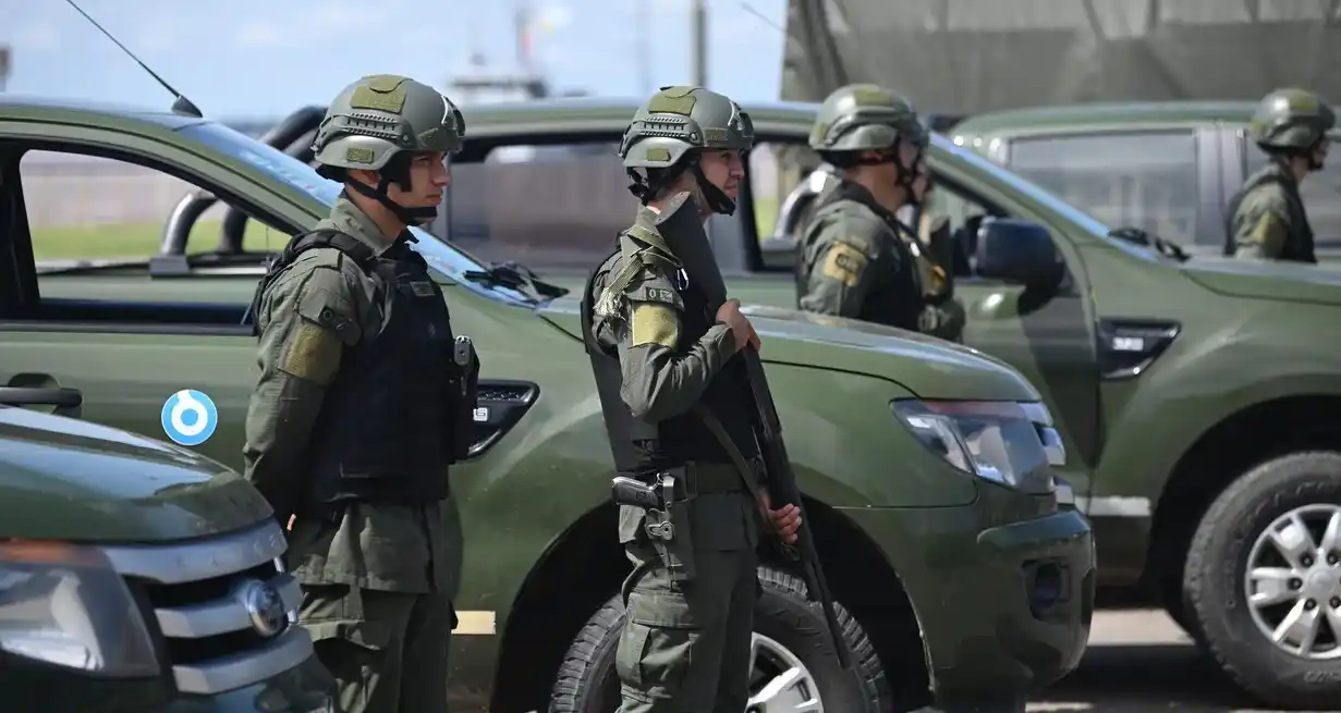 Se autoriza a las Fuerzas Armadas a dirigir el uso adecuado de los medios materiales necesarios para prevenir y reprimir delitos dentro de la zona militar establecida. Créditos: Marcelo Manera