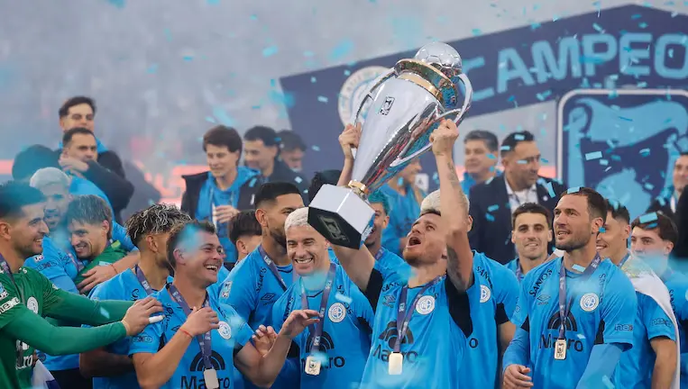 En una final apasionante y cargada de polémica, Belgrano venció 3-2 a River Plate y se consagró campeón del Apertura