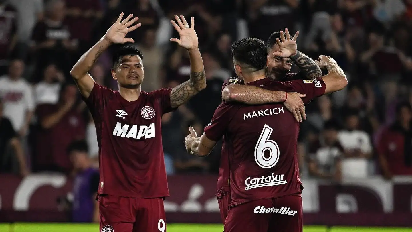 Bou y Marcich fueron autores de los goles de Lanús.