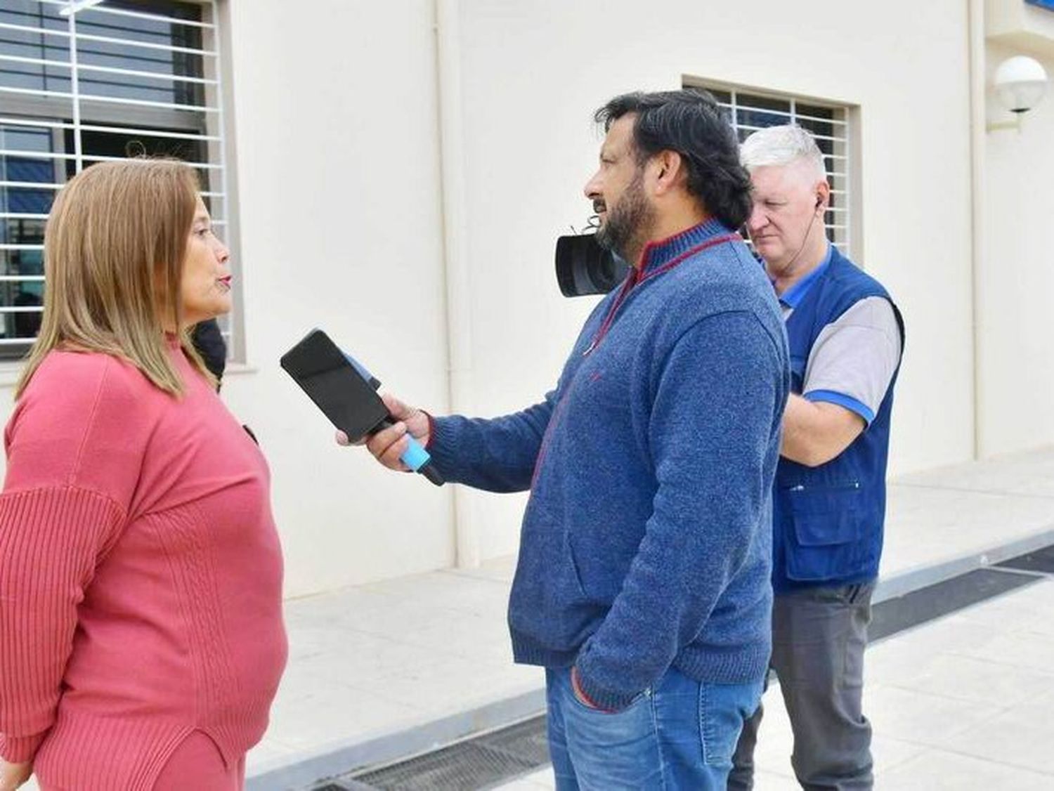 El gobernador saludó a los periodistas en su día
