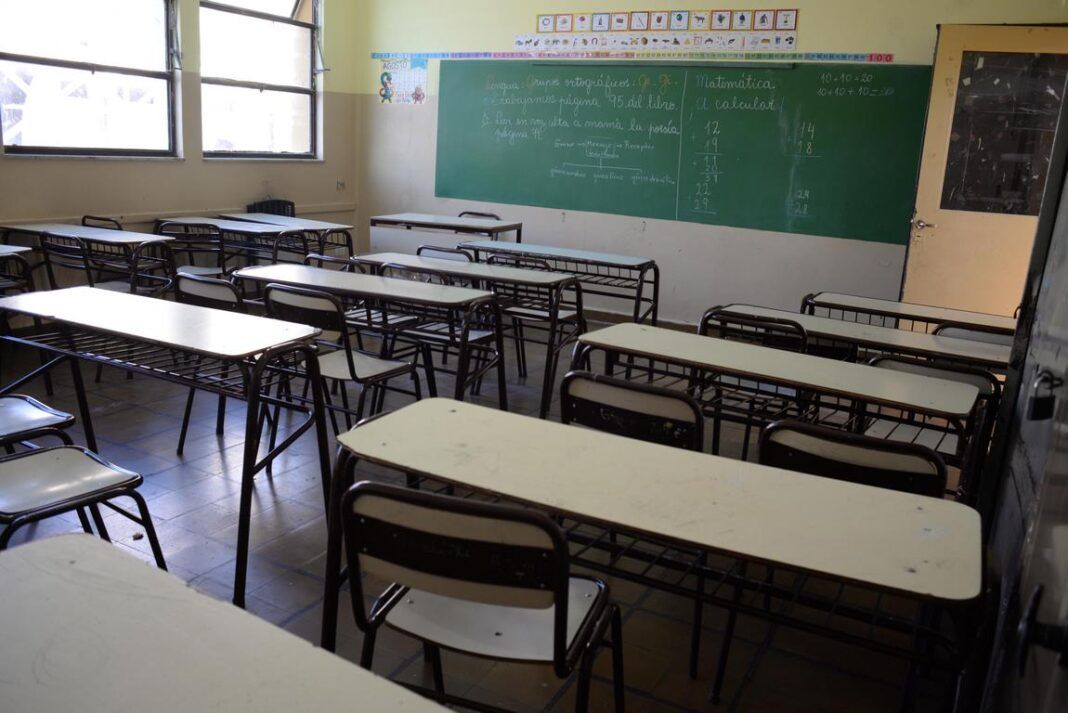Gremios docentes nacionales de la CGT avisan que si no los convocan a paritarias el jueves, no arrancarán las clases