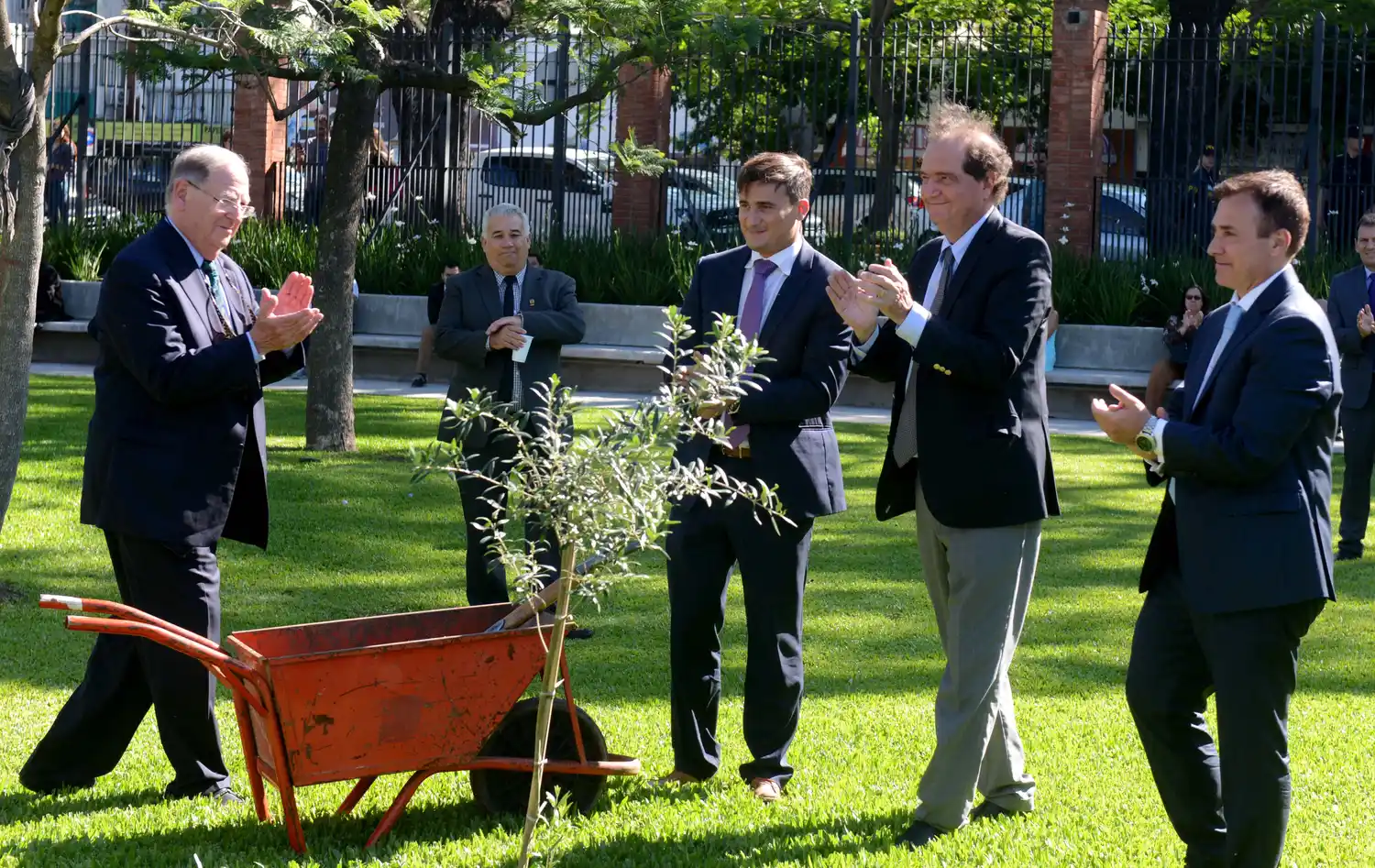 Vicente López: Celebraron el 25º aniversario del Pacto de Olivos en el Paseo de la República