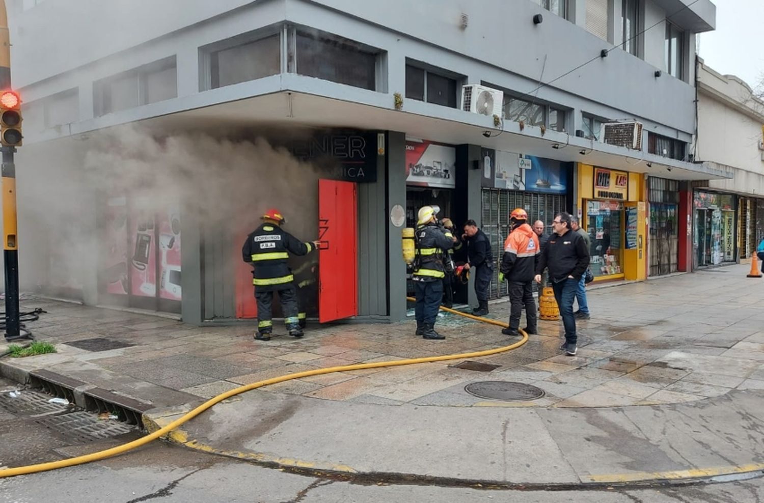 Incendio en un local de electrónica marplatense