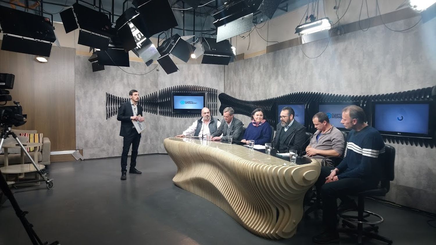 Los primeros precandidatos a concejales cruzaron opiniones sobre la coyuntura de la ciudad