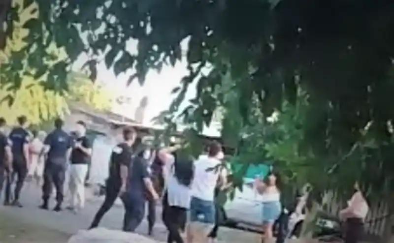 Conflicto barrial terminó con intervención policial: “Les secuestraron hasta la escoba”