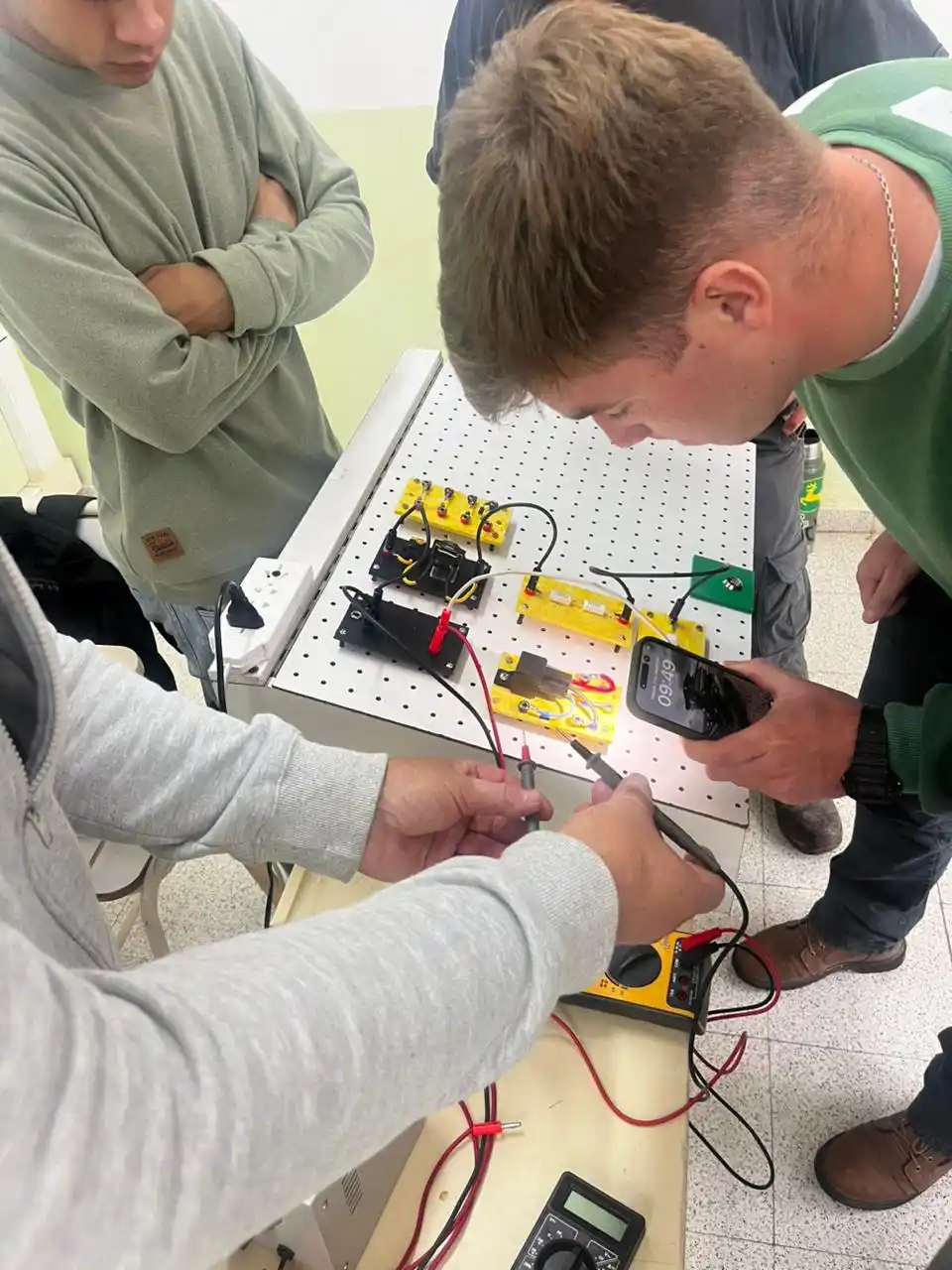 CeresTolvas concluyó la formación del primer grupo de operadores de maquinaria agrícola en Tandil.