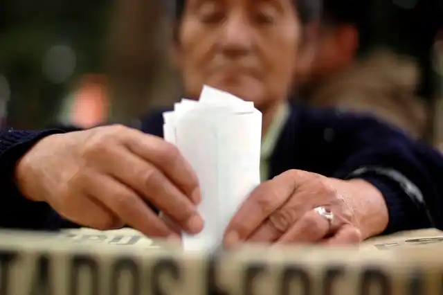 El Gobernador aumentó las asignaciones familiares a estatales