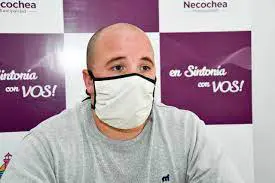 Le arrebataron el celular a Julián Corro al salir de su casa