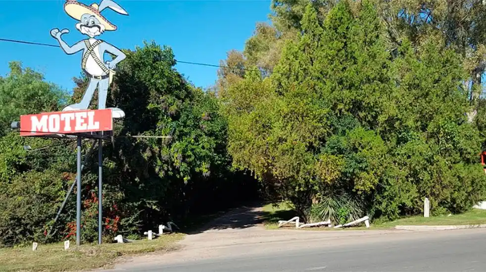 ¿Qué sanción le cabría al dueño del motel donde 11 personas hacían una orgía?