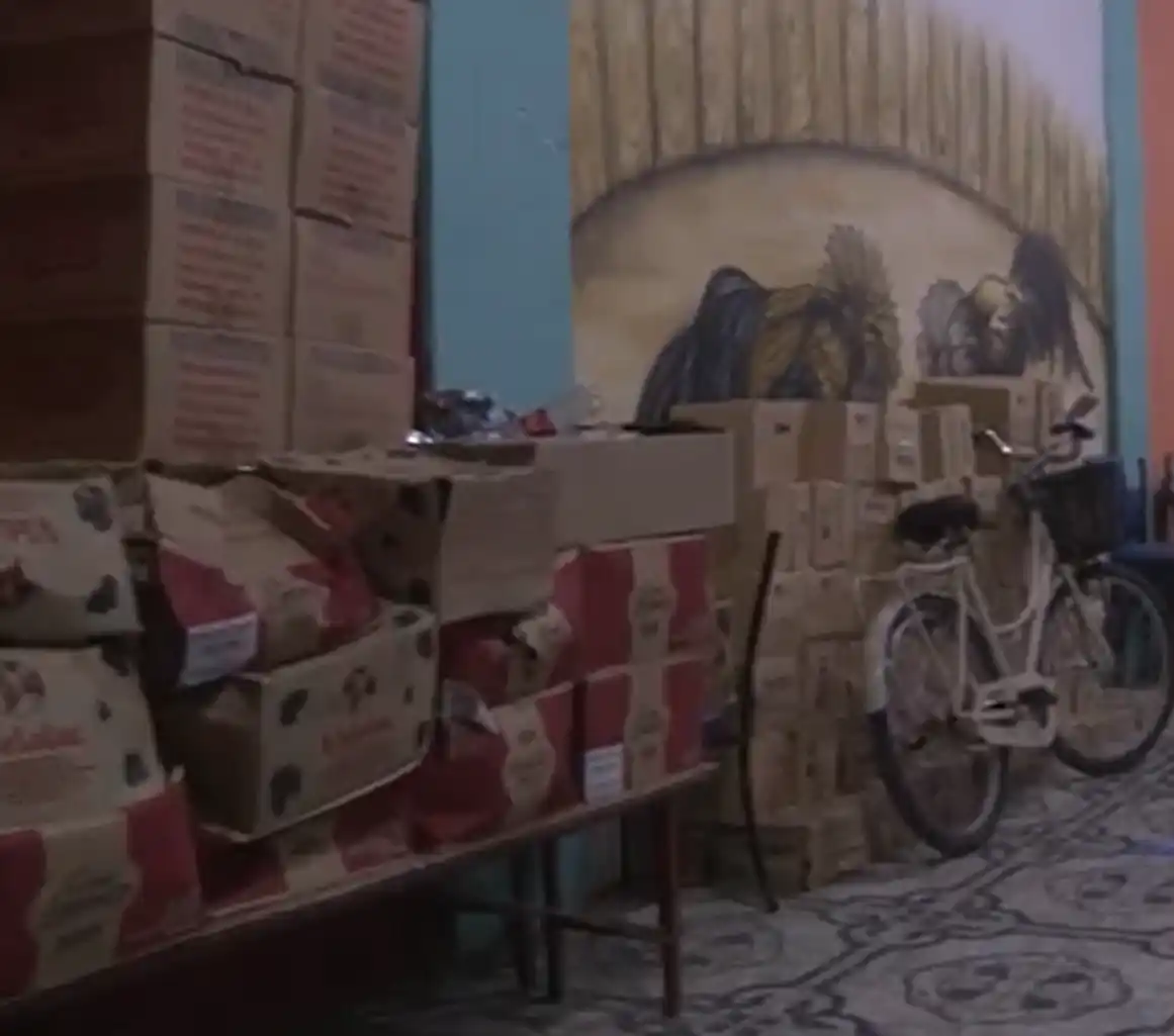 Allanan ONG por las cajas del plan municipal Cuidar encontradas en la casa del Viejo Cantero