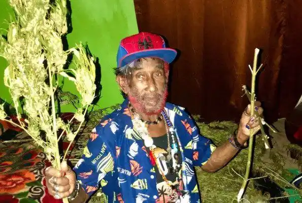 Muere Lee «Scratch» Perry, productor de Bob Marley