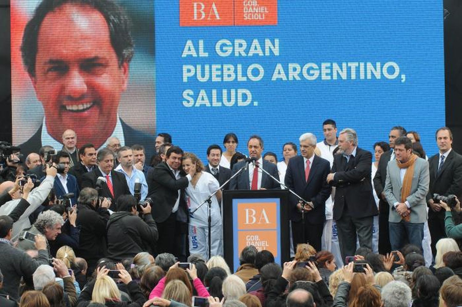 Scioli pidó "continuar todos juntos para llegar a la victoria"