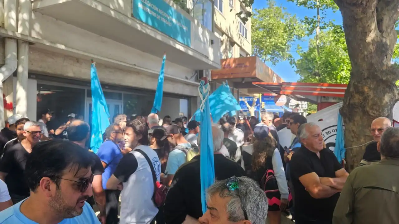 A través de un comunicado, declararon que “en caso de repetirse el pago fuera de término, el STM profundizará las medidas adoptadas”.