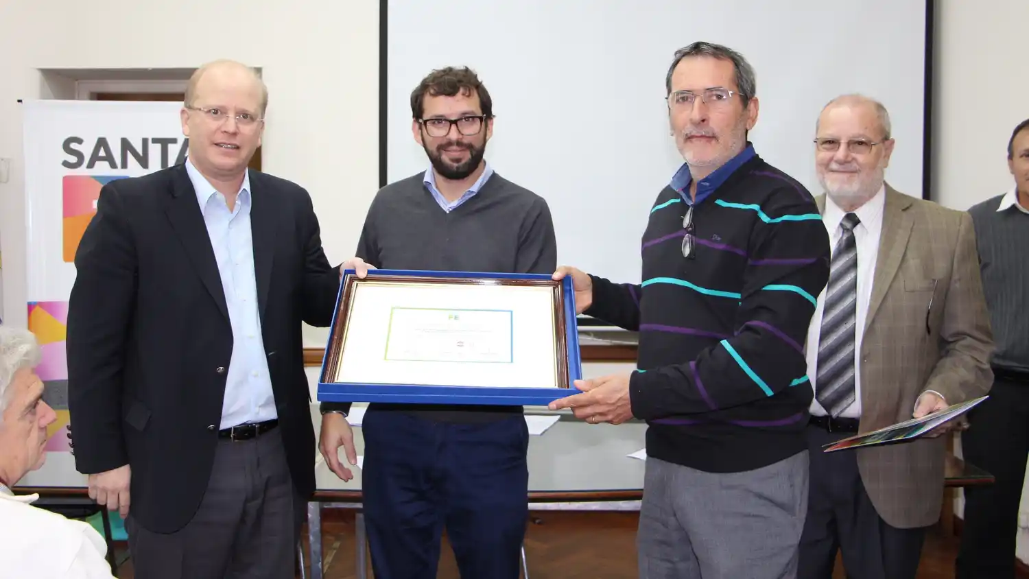 Nueve empresas provinciales recibieron el Sello 100% Cooperativa